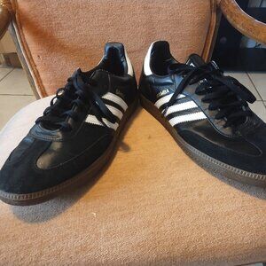 Vintage black Adidas SAMBA size 12